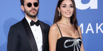 Hande Erçel ile Hakan Sabancı, Cannes’da poz verdi